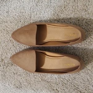 Old Navy tan suede flats